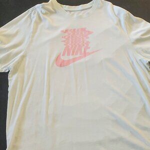 Nike T-shirt Men's XXLarge Light Green Pink Swoosh Sporty Athletic Wavy